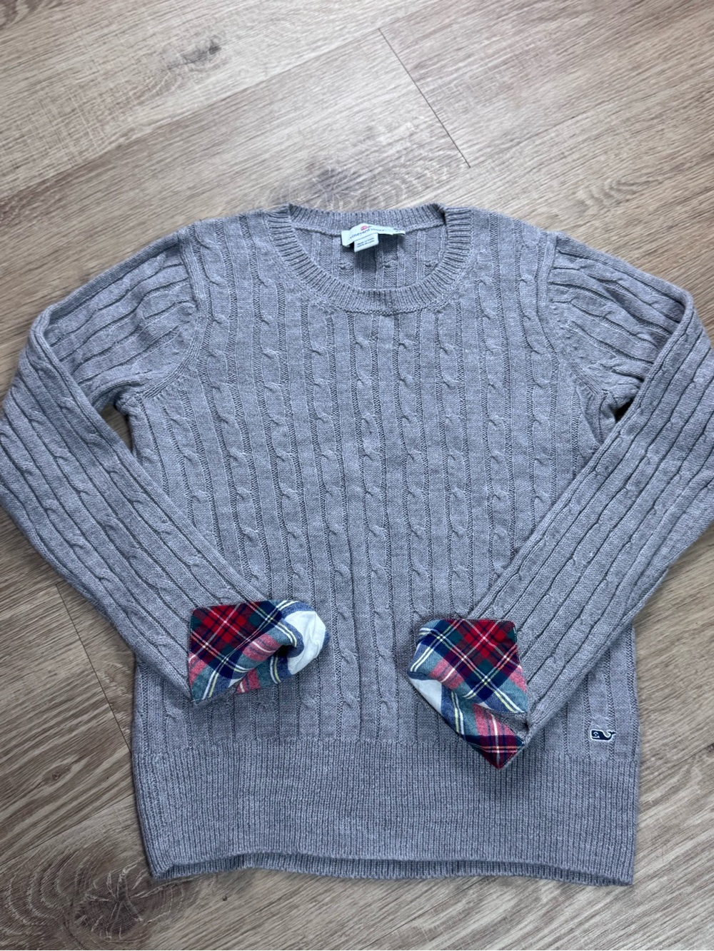 Vineyard Vines Cable Knit Sweater Gray Tartan Plaid Cuffs XS
